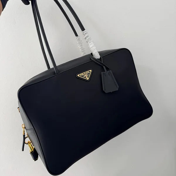 超希少！プラダ Re-Nylon レザー製 ハンドバッグ ラージ フェイク puf75889