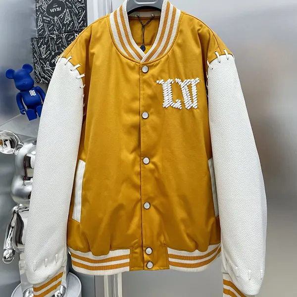 大人気！ルイヴィトン ビンテージデザイン 偽物 刺繍入り スタジャン vux17678