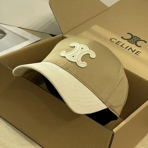 最新でオシャレセリーヌ 並行輸入品 イニシャル ベースボール キャップ Cel75646