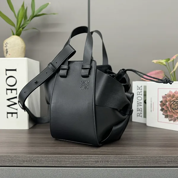【かわいい♡新作】ロエベ☆コンパクトハンモック偽物 レザーバッグ lor60360