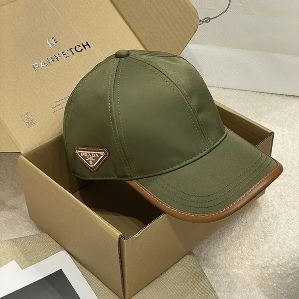 目を惹く逸品！【プラダ】ロゴ Re-Nylon ベースボールキャップ コピー puk98995
