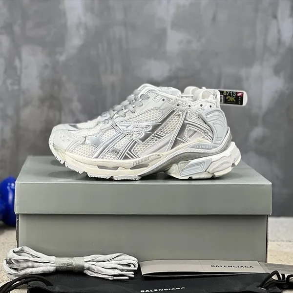 【バレンシアガ】RUNNER スニーカー コピー メッシュ＆ナイロン 677402W3RB