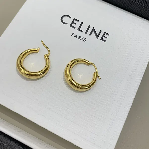 激安価格！セリーヌ トリオンフ ボールドフープ ピアス Ceb10621