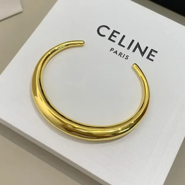 セレブ多数愛用 セリーヌ アブストラクトフォーム カフ ニッケルフリー Cen59340