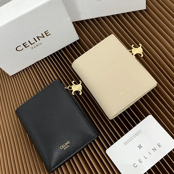 お洒落セリーヌ 贋物 コンパクトウォレット チャーム 財布 2色 Ceb77908