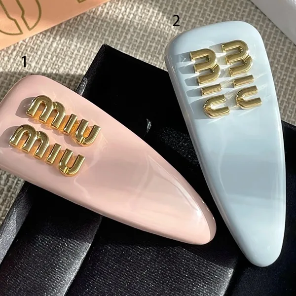 確保済みミュウミュウ レプリカTWICE サナ着用♡パテントレザークラスプ 2色 myy37528