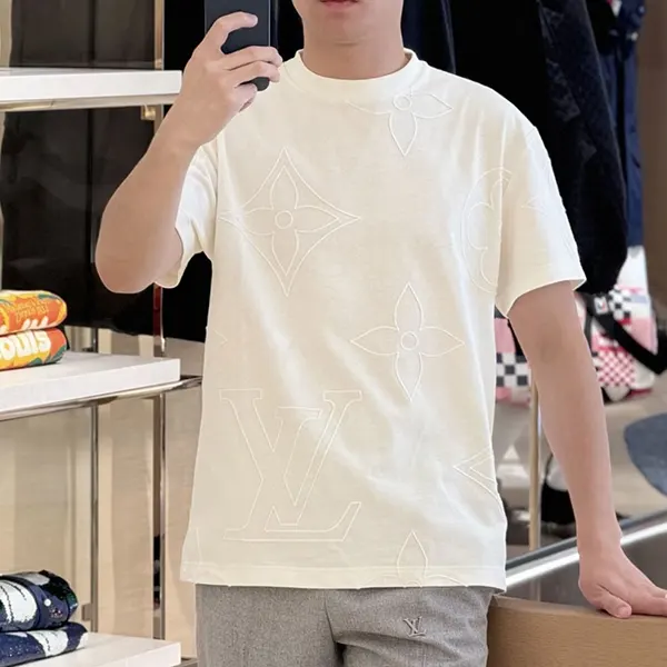 大人気 ルイヴィトン ロゴ Tシャツ 偽物 1AFYEY