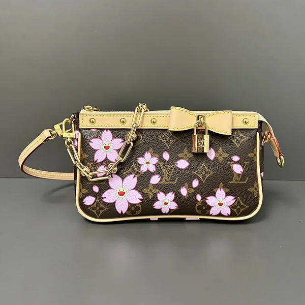 プレゼント最適ルイヴィトン LV × 村上隆 ポシェットアクセソワール 並行輸入品 M13666