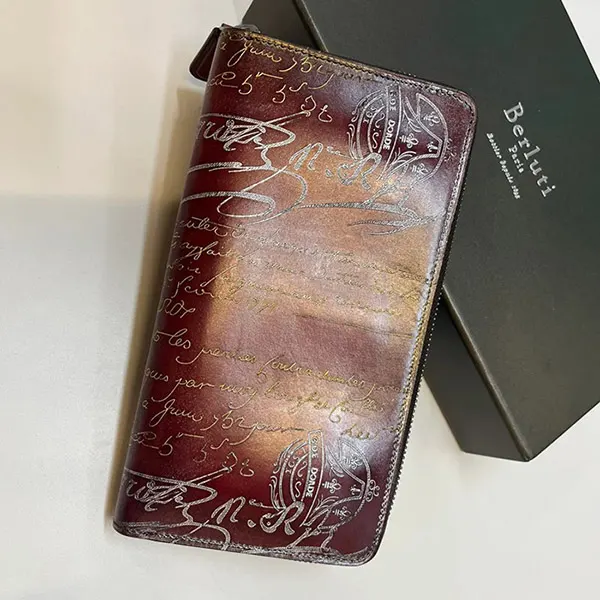 ベルルッティ 長財布 偽物 イタウバ レザー ラウンドファスナー カリグラフィー bej70362