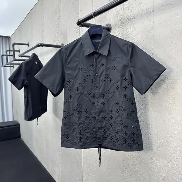 【涼しげなデザイン♪】ルイヴィトン コピー モノグラム フラワー エンブロイダリー ショートスリーブシャツ 1agtpl