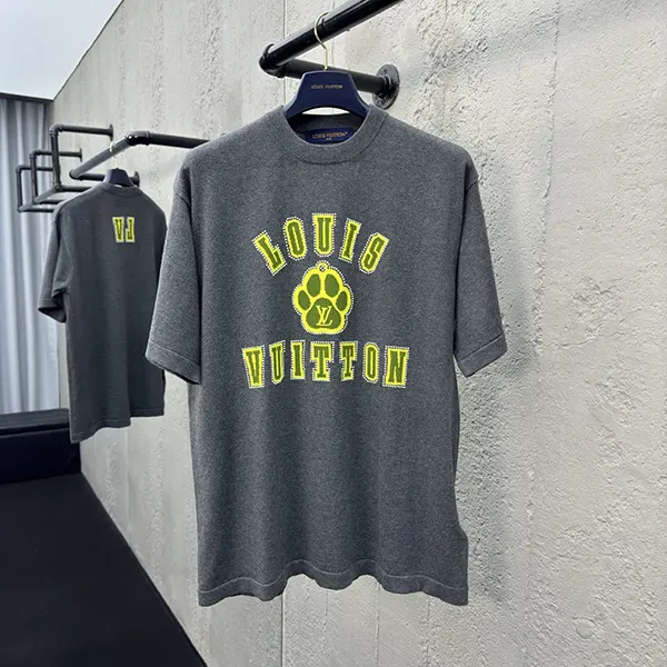 【愛犬家にはたまらない】ルイヴィトン Tシャツ コピー エンベリッシュドショートスリーブコットンクルーネック 1agjsa