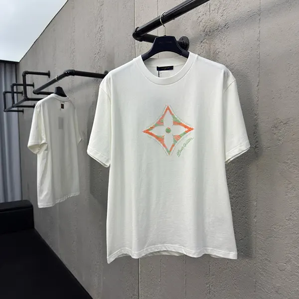 【プチプチの3Dプリント】ルイヴィトン 偽物 モノグラム フラワー 3DグラディエントプリントTシャツ 1agtri