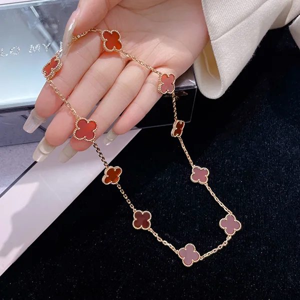 大人気!ヴァンクリーフ パロディ ヴィンテージ アルハンブラ ネックレス YG vam37223