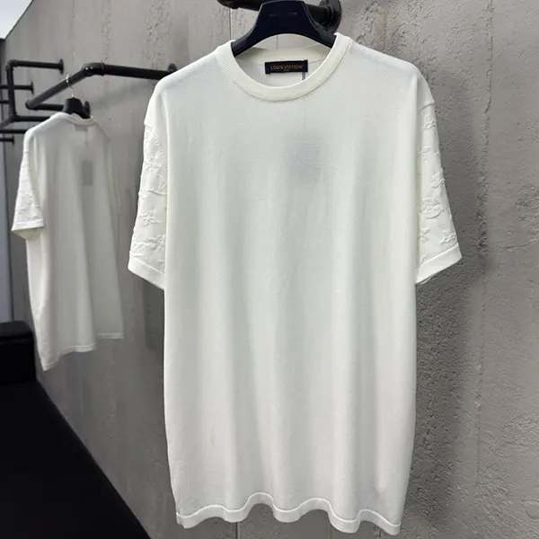 希少 ルイヴィトン エンボスLV Tシャツ コピー vug23653