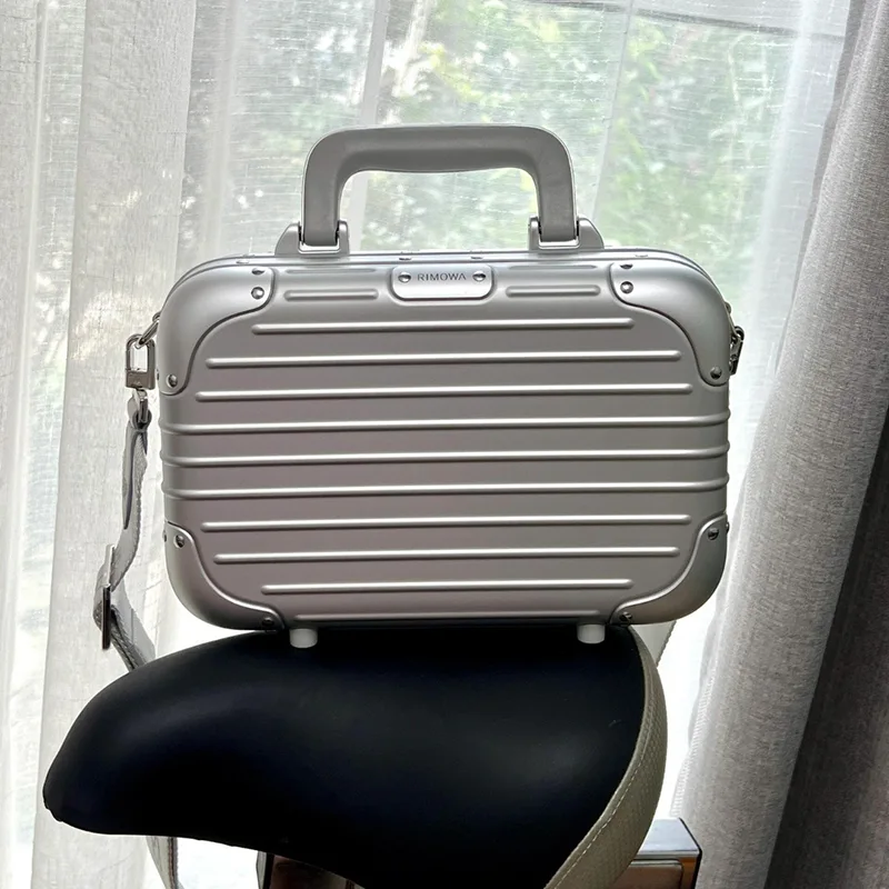 大人気！リモワ クロスボディバッグ 並行輸入品 ショルダー ril42124