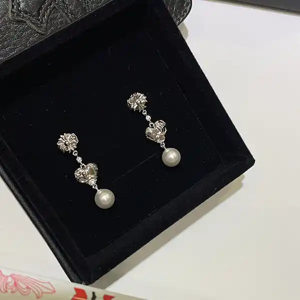 クロムハーツ × ミキモト コピー ハート アコヤパールピアス 18K&ダイヤ Kul66881