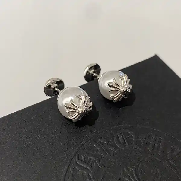 クロムハーツ × ミキモト CHプラスパールピアス コピー K18WG ホワイトゴールド Kue80364