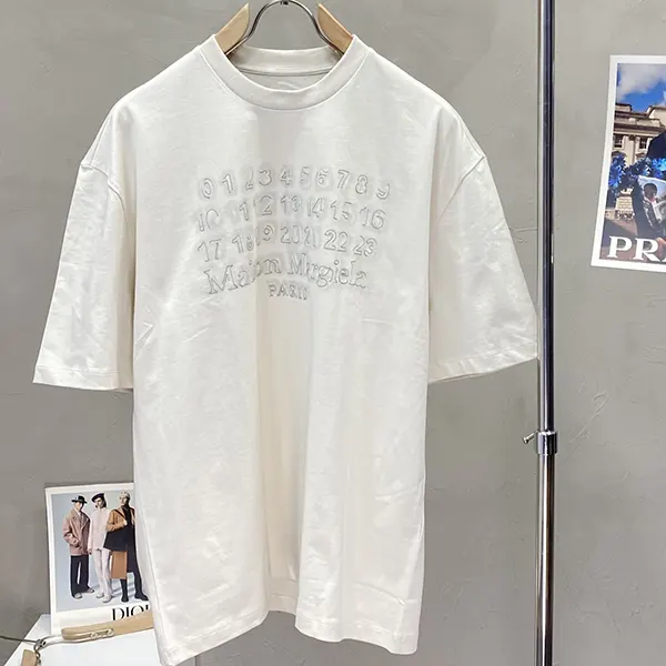 すぐ届 メゾン マルジェラ エンブロイダーロゴ Tシャツ 偽物 オーバーサイズ Mag24429