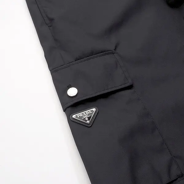 【即発】プラダ Re-Nylon リナイロン カーゴハーフパンツ SPH244