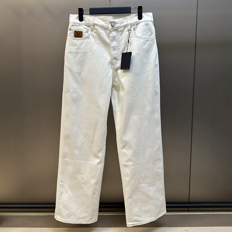 確保済みルイヴィトン ストレートデニムパンツ パチモン 1AHUVU