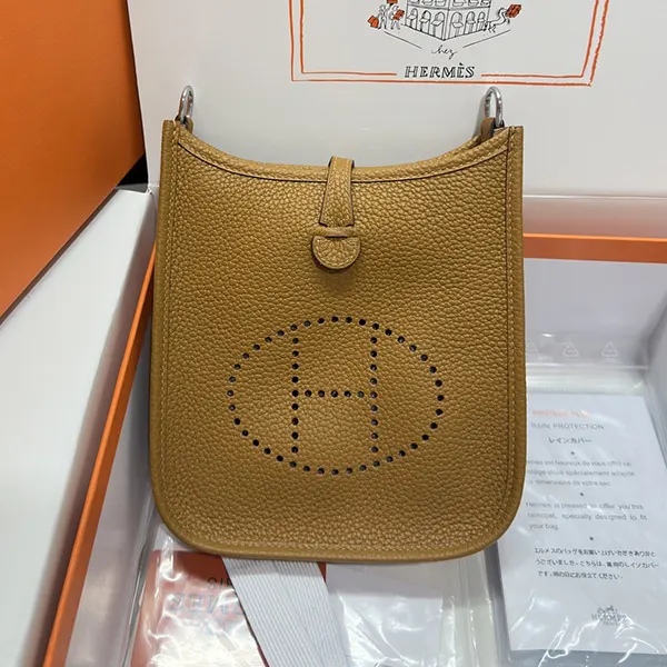 すぐ届く エルメス n級品 ミニエヴリン TPM ブラウン バッグ eru23191