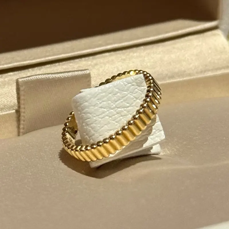 【大特価】BOUCHERON フェイク キャトル グログラン リング スモール bum17557