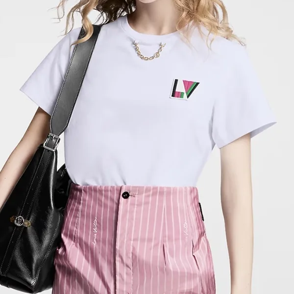 【これ一枚で夏でもキマる】ヴィトン Tシャツ コピー 1AFOX