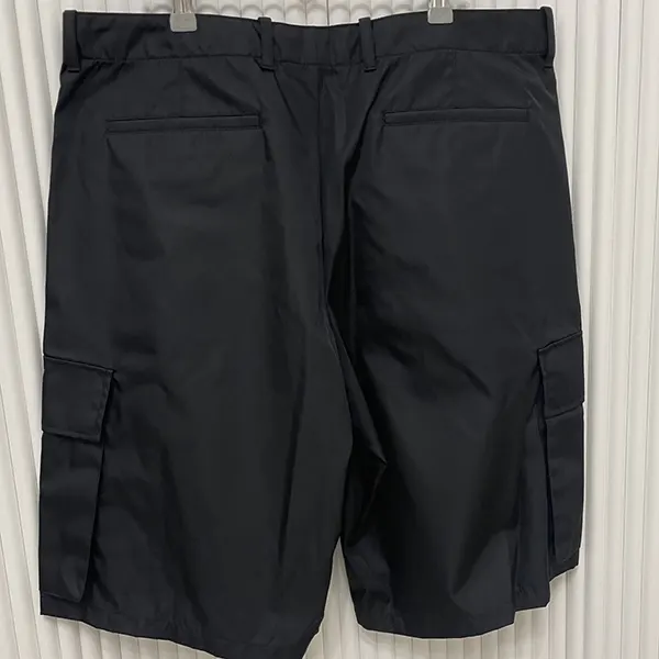 【即発】プラダ Re-Nylon リナイロン カーゴハーフパンツ SPH244